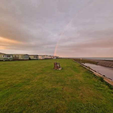 Готель Bayview At Pengarreg Llanrhystyd Екстер'єр фото