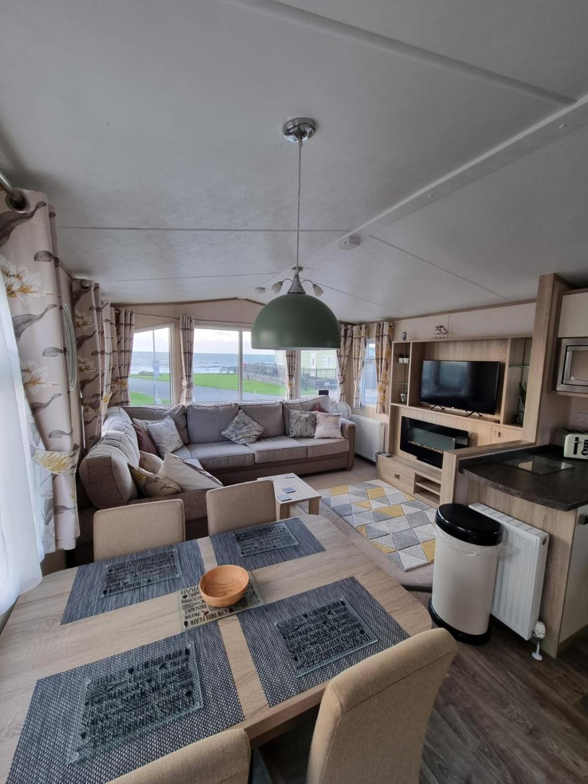 Готель Bayview At Pengarreg Llanrhystyd Номер фото
